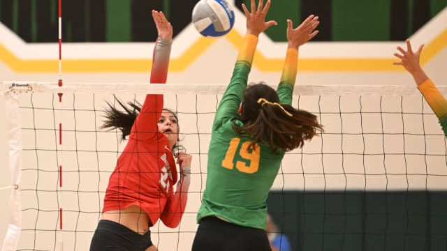 Mira Costa vs. Mater Dei girls volleyball by Heston Quan 8-29-23082920239 (1)